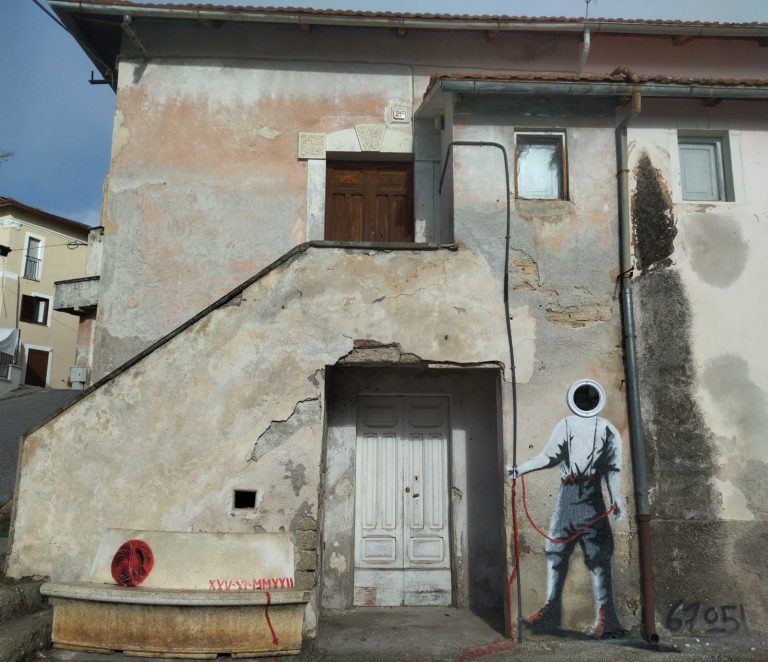 aielli murales violenza