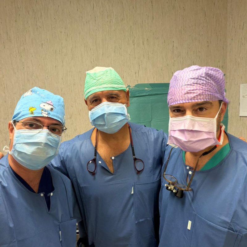 Da sinistra i chirurghi Giovannetti, Valentini e Lupi